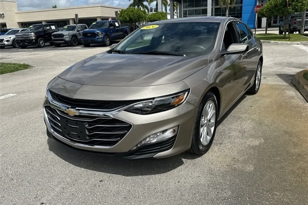 2024 Chevrolet Malibu 1LT photo 1