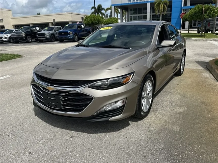 2024 Chevrolet Malibu 1LT photo 1