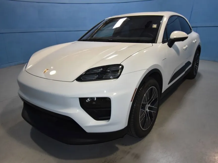 2025 Porsche Macan Electric photo 1