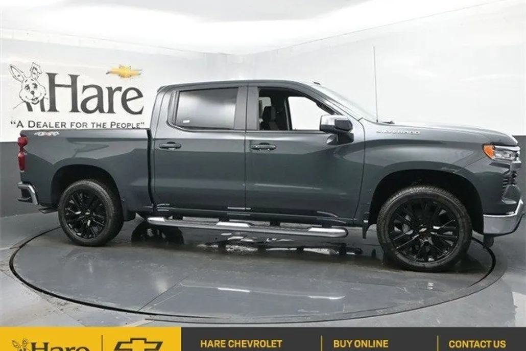 2025 Chevrolet Silverado 1500 LT photo 1