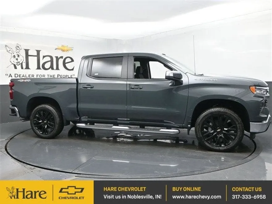 2025 Chevrolet Silverado 1500 LT photo 1