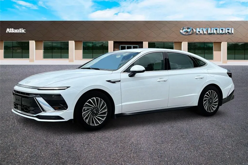 2025 Hyundai Sonata Hybrid SEL photo 1