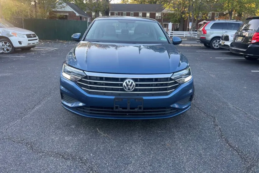 2019 Volkswagen Jetta SE R-Line photo 1