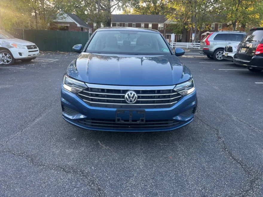 2019 Volkswagen Jetta SE R-Line photo 1