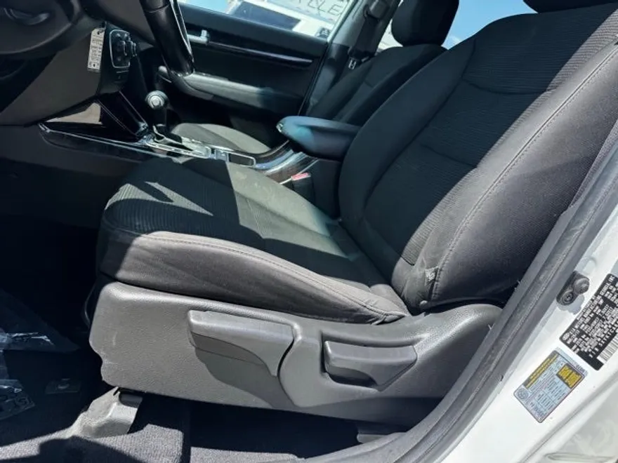 2014 Kia Sorento LX photo 1