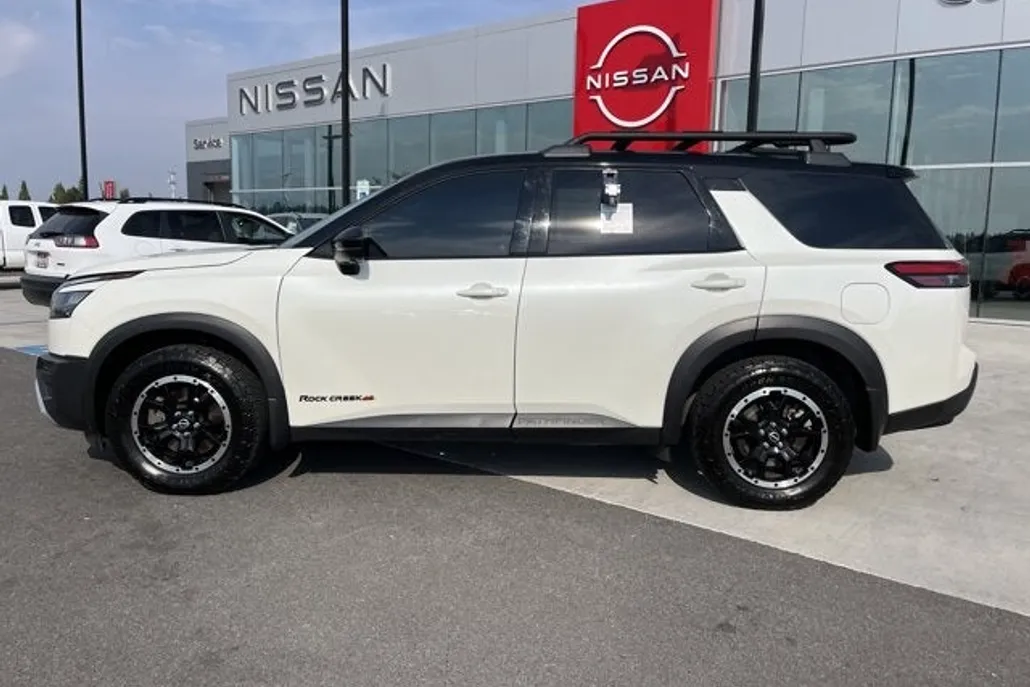 2023 Nissan Pathfinder Rock Creek photo 1