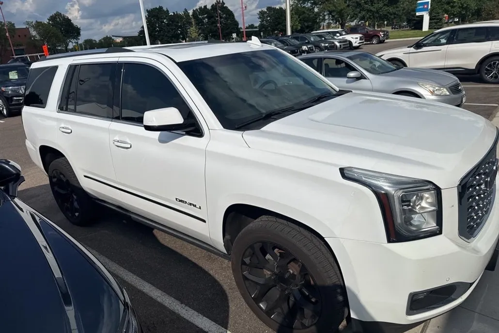 2019 Gmc Yukon Denali photo 1