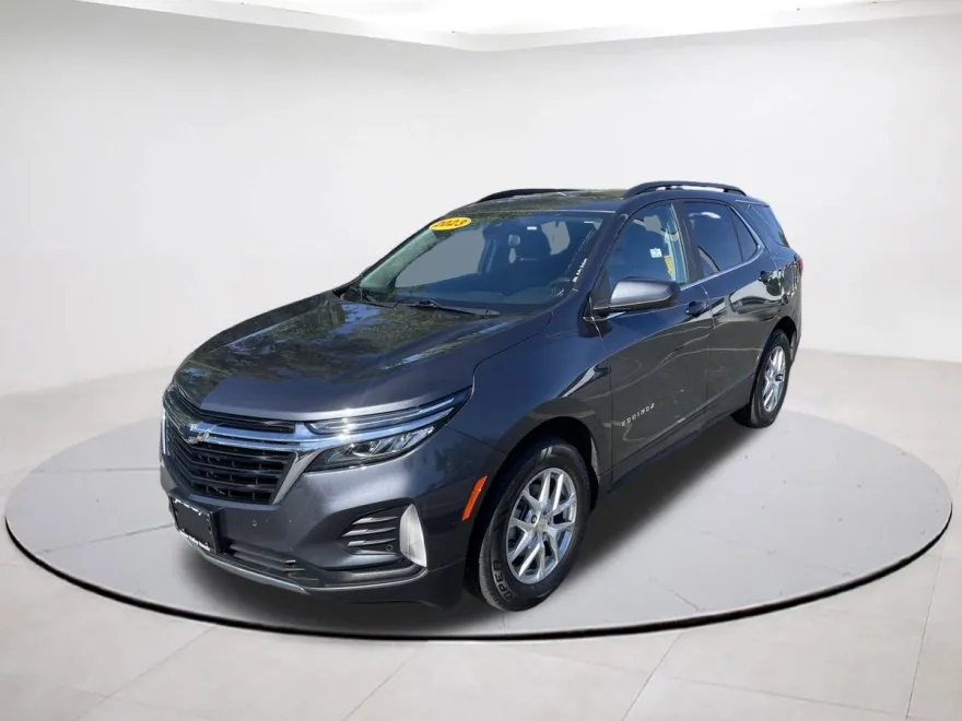 2023 Chevrolet Equinox LT photo 1