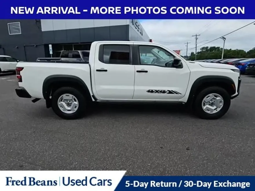 2024 Nissan Frontier SV photo 1