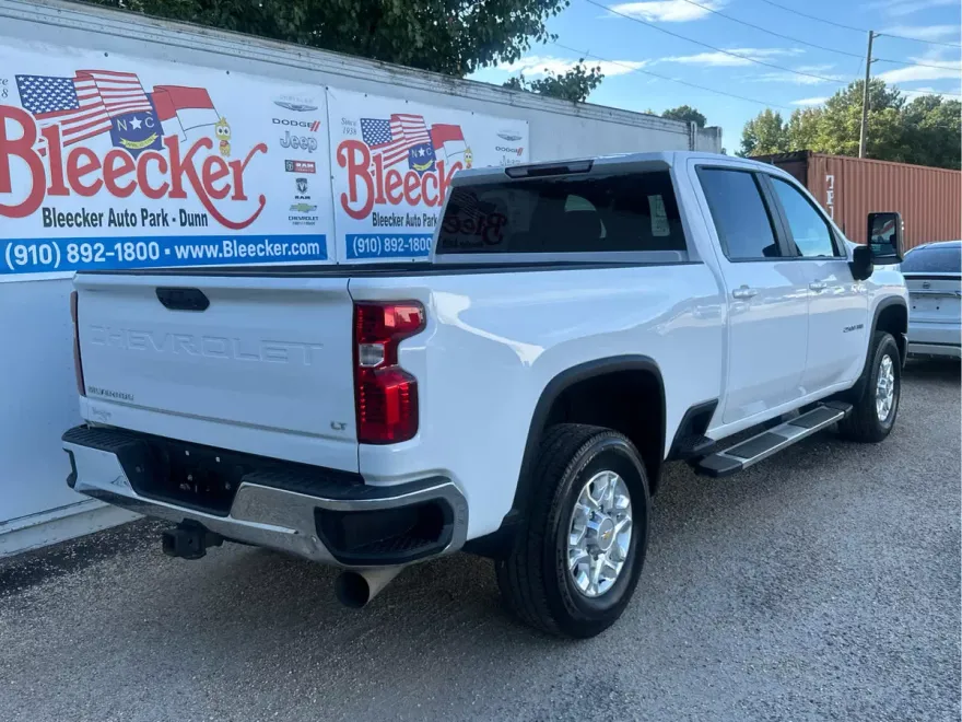 2024 Chevrolet Silverado 2500HD LT photo 1