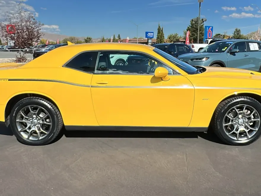 2017 Dodge Challenger GT photo 1
