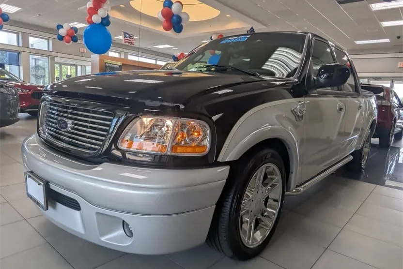2003 Ford F-150 Harley-Davidson photo 1