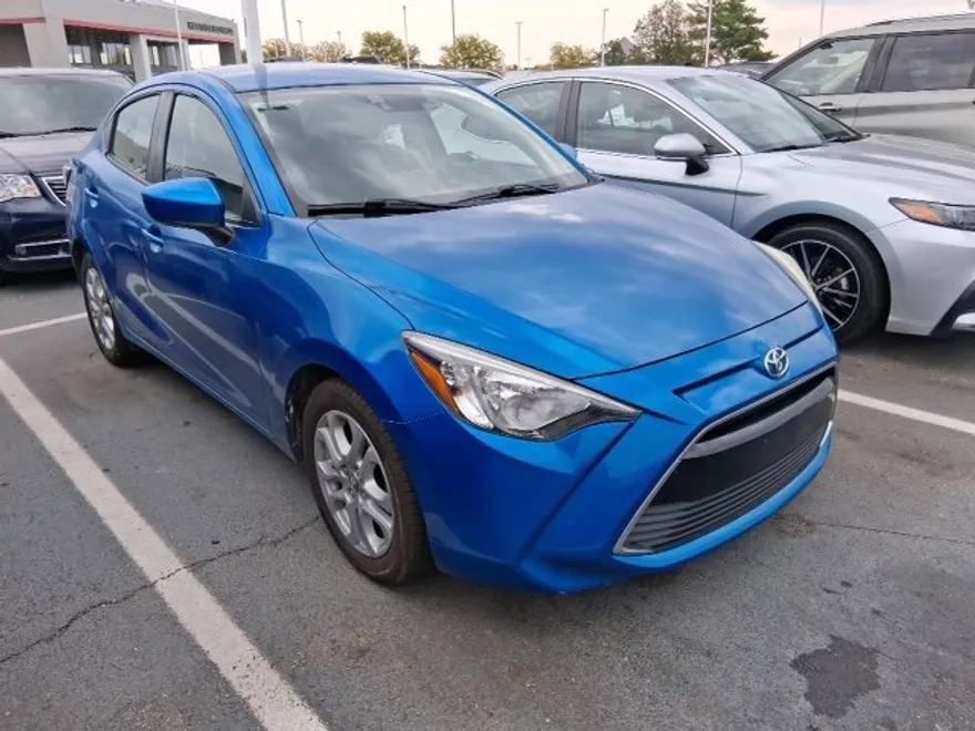 2017 Toyota Yaris iA Base photo 1