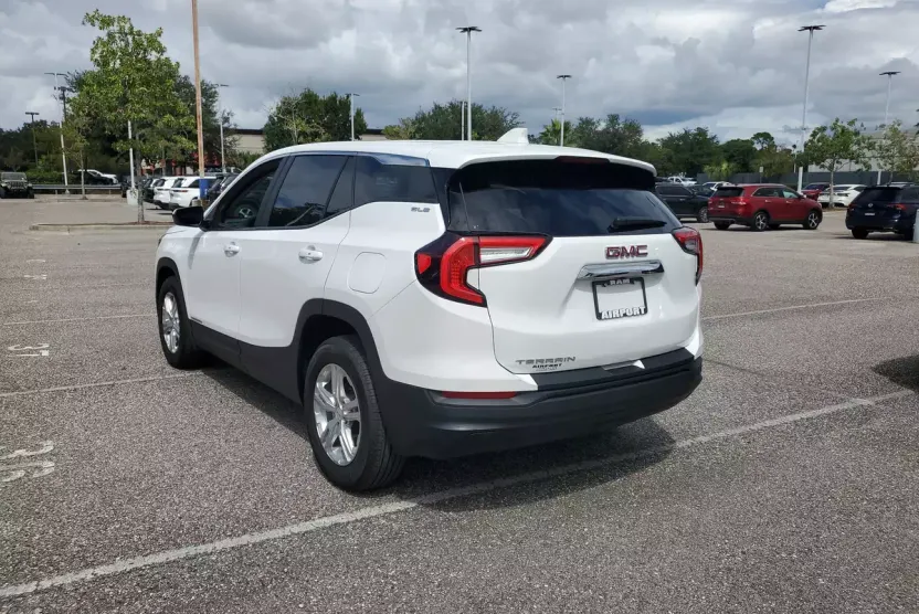 2024 Gmc Terrain SLE photo 1