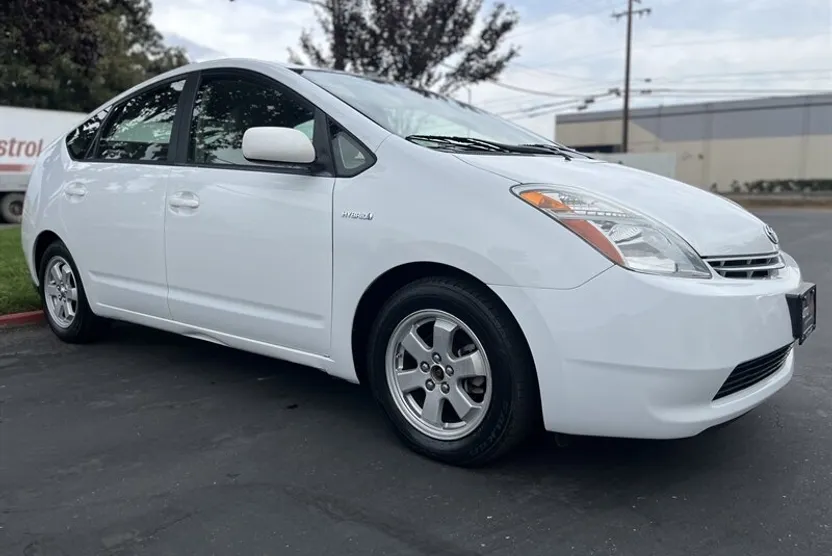 2009 Toyota Prius Base photo 1
