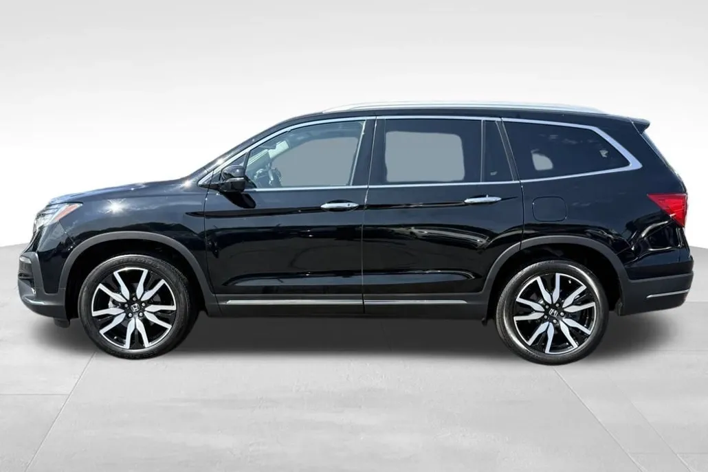 2022 Honda Pilot Touring photo 1