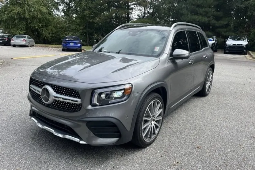 2023 Mercedes Benz GLB 250 photo 1