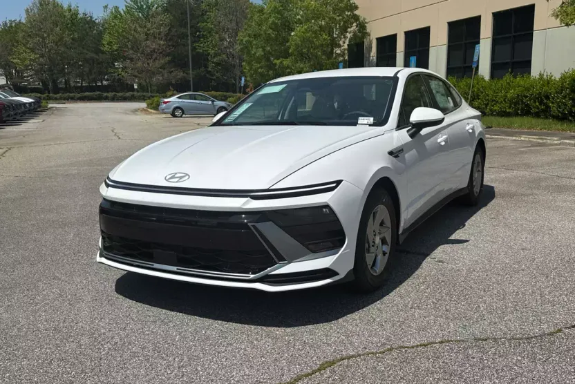 2025 Hyundai Sonata SE photo 1