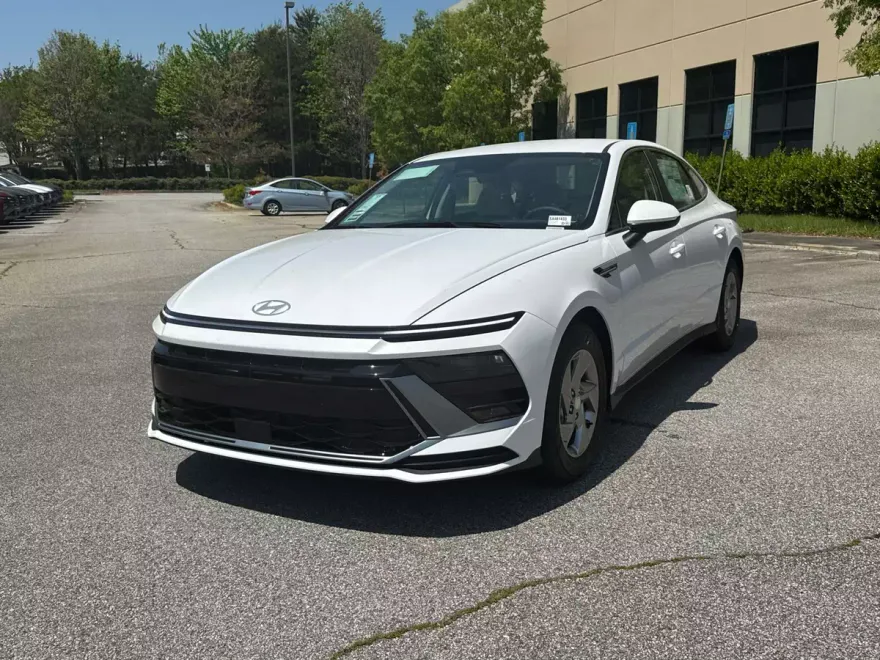 2025 Hyundai Sonata SE photo 1