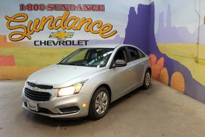 2016 Chevrolet Cruze LS photo 1