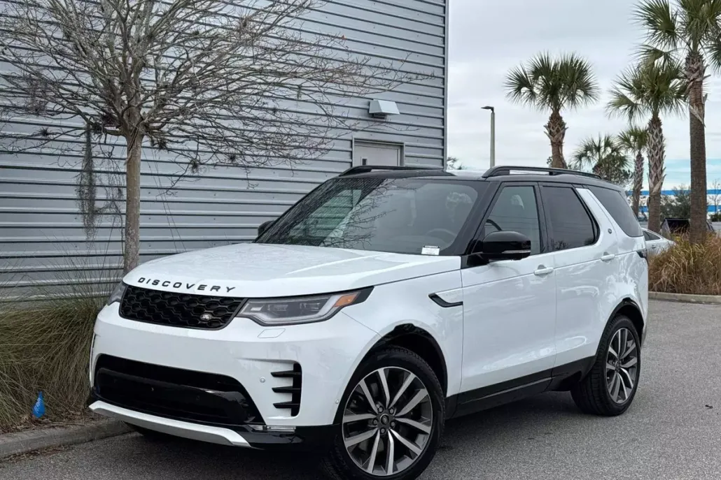 2025 Land Rover Discovery SE photo 1