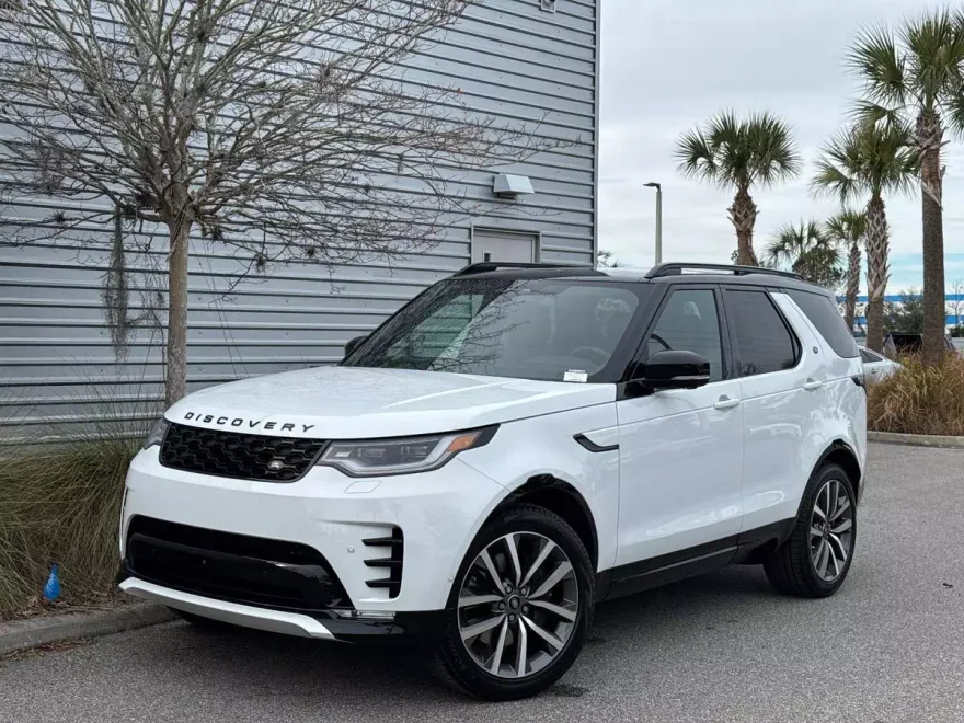 2025 Land Rover Discovery SE photo 1