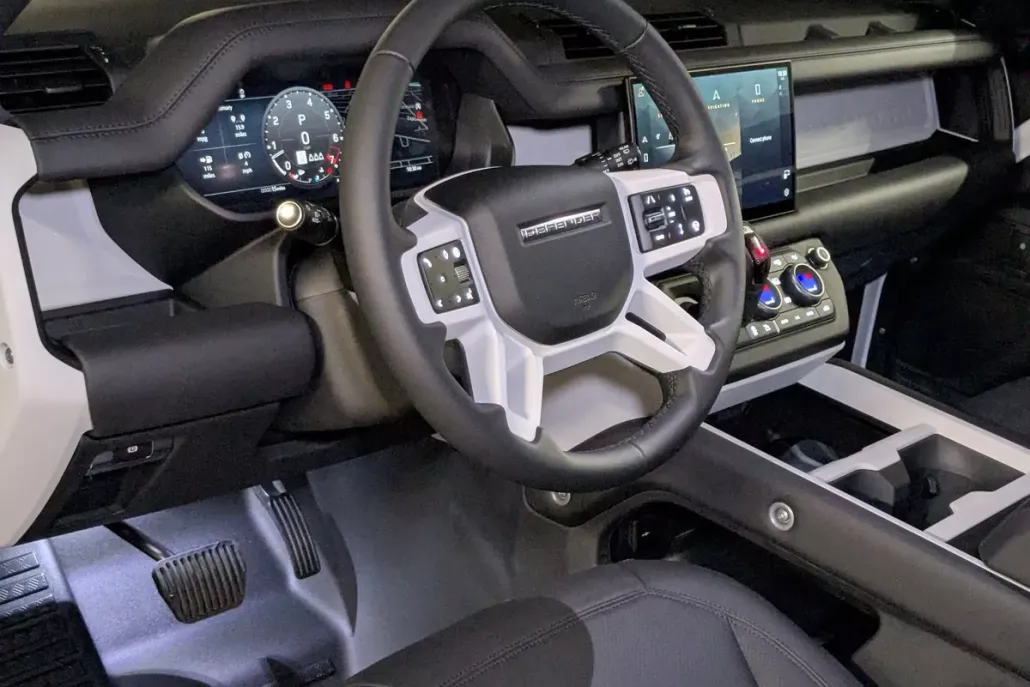 2025 Land Rover Defender X-Dynamic SE photo 1