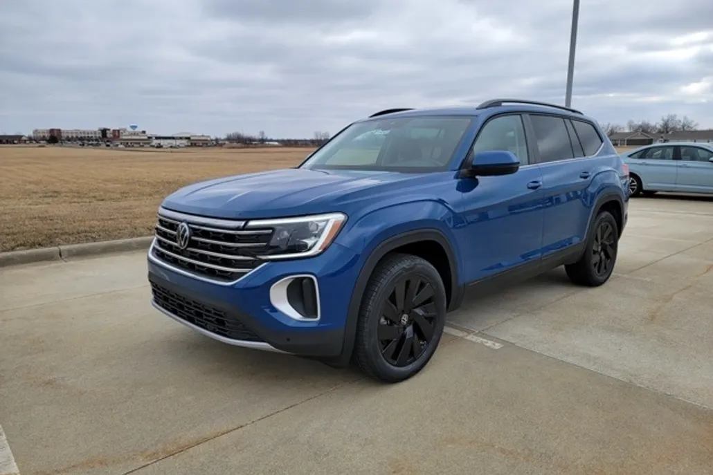 2025 Volkswagen Atlas SE Technology photo 1