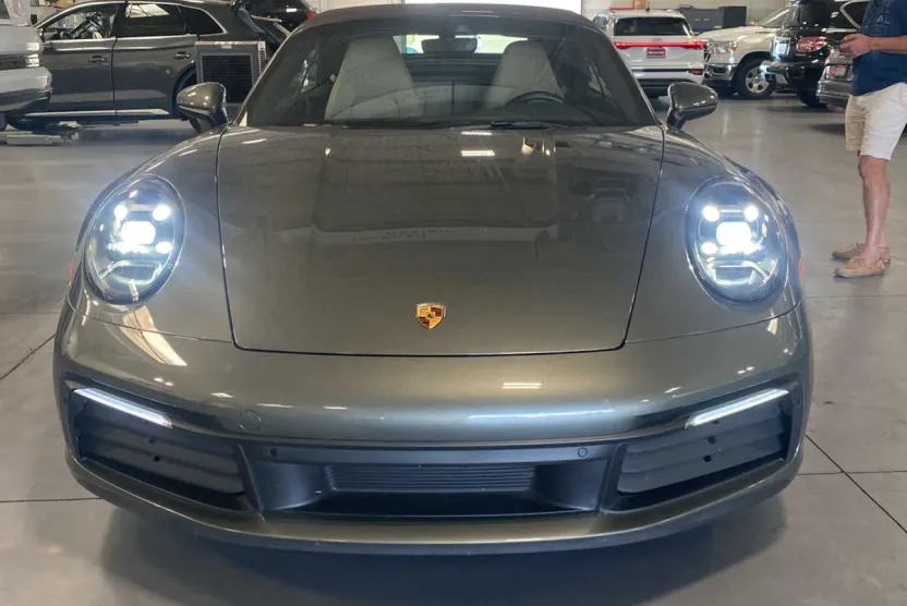 2020 Porsche 911 Cabriolet photo 1