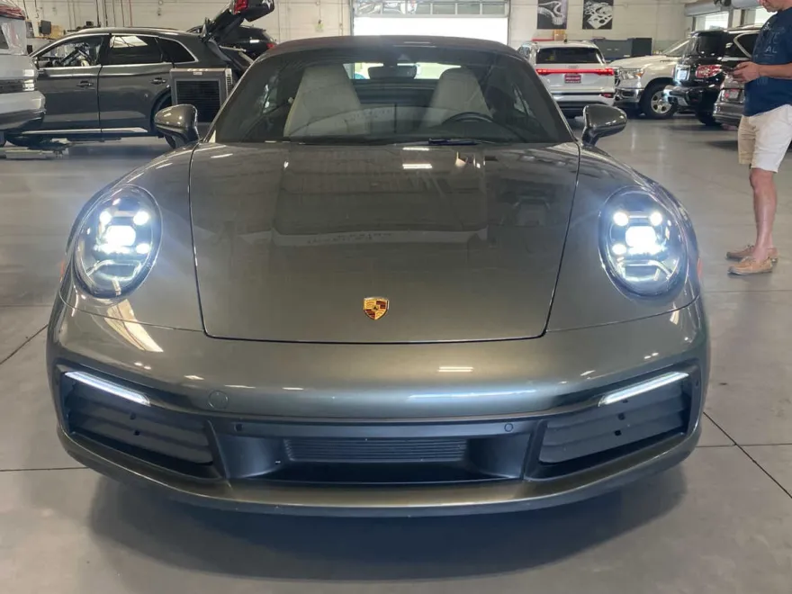 2020 Porsche 911 Cabriolet photo 1
