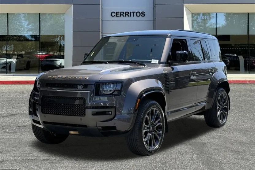 2025 Land Rover Defender 110 photo 1