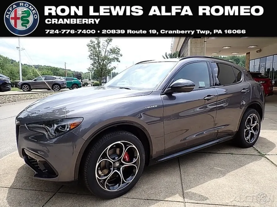 2025 Alfa Romeo Stelvio Sprint Base photo 1