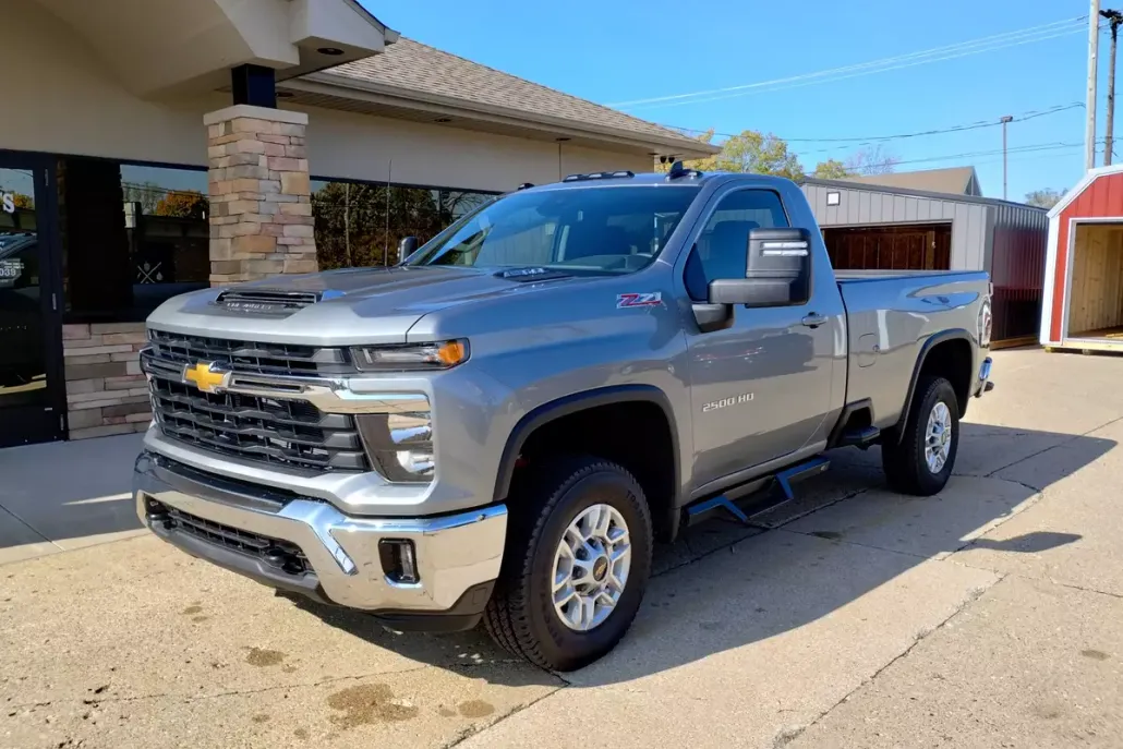 2024 Chevrolet Silverado LT photo 1