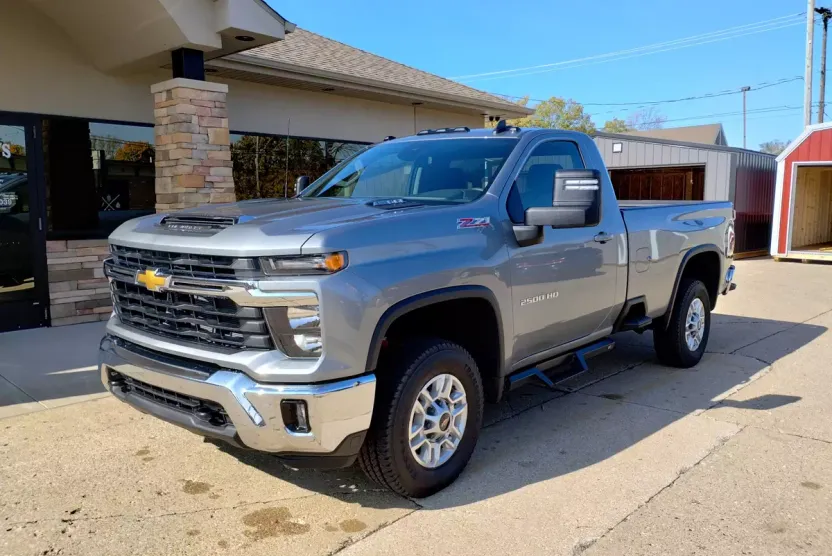 2024 Chevrolet Silverado LT photo 1