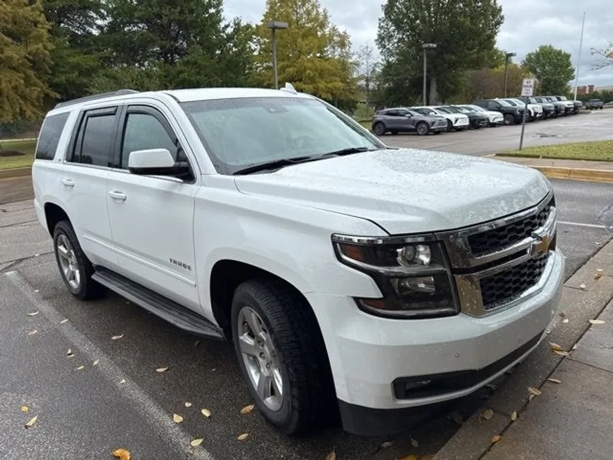 2017 Chevrolet Tahoe LT photo 1
