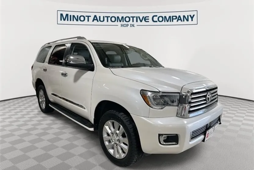 2019 Toyota Sequoia Platinum photo 1