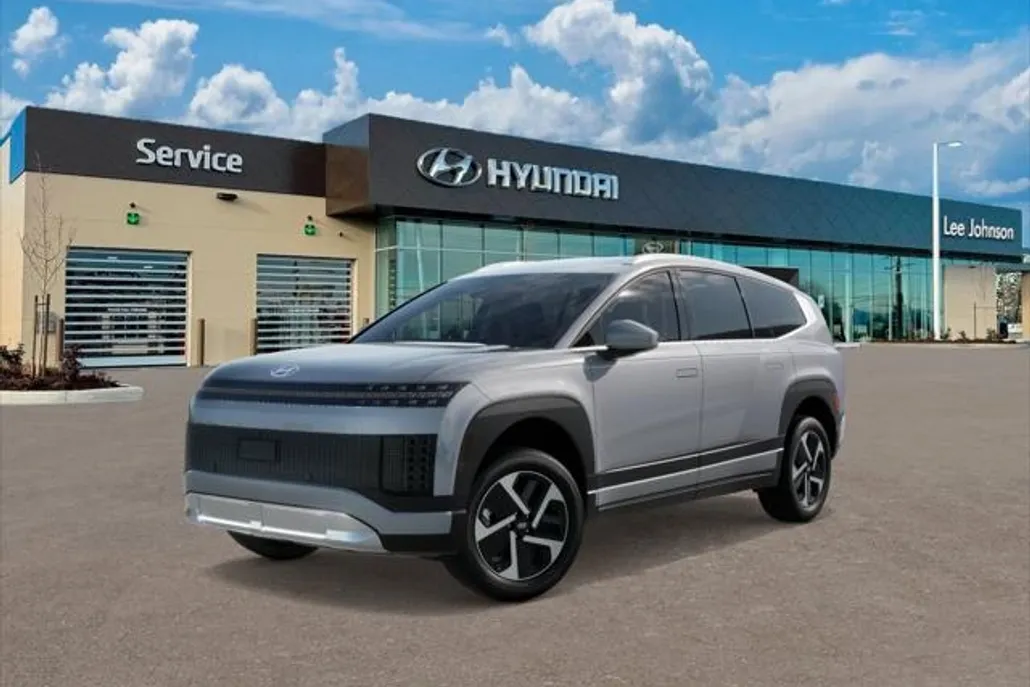 2026 Hyundai Ioniq SE photo 1