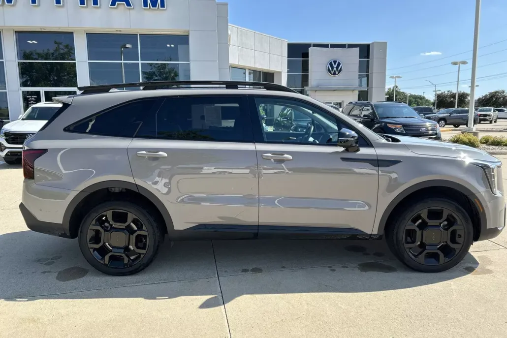 2025 Kia Sorento X-Line SX photo 1