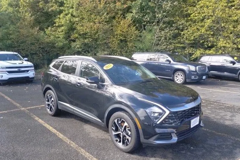 2023 Kia Sportage EX photo 1