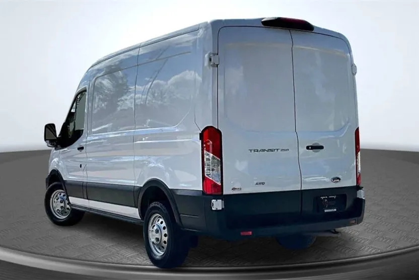 2022 Ford Transit photo 1
