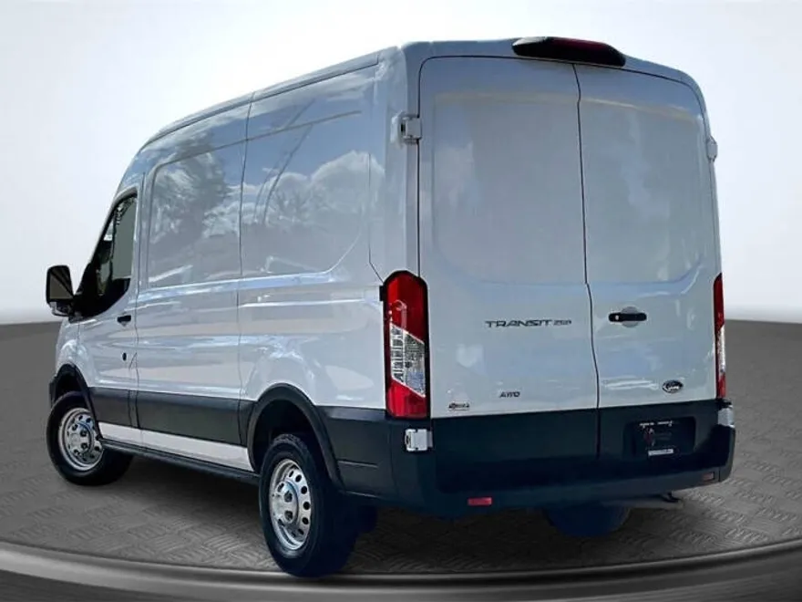 2022 Ford Transit photo 1