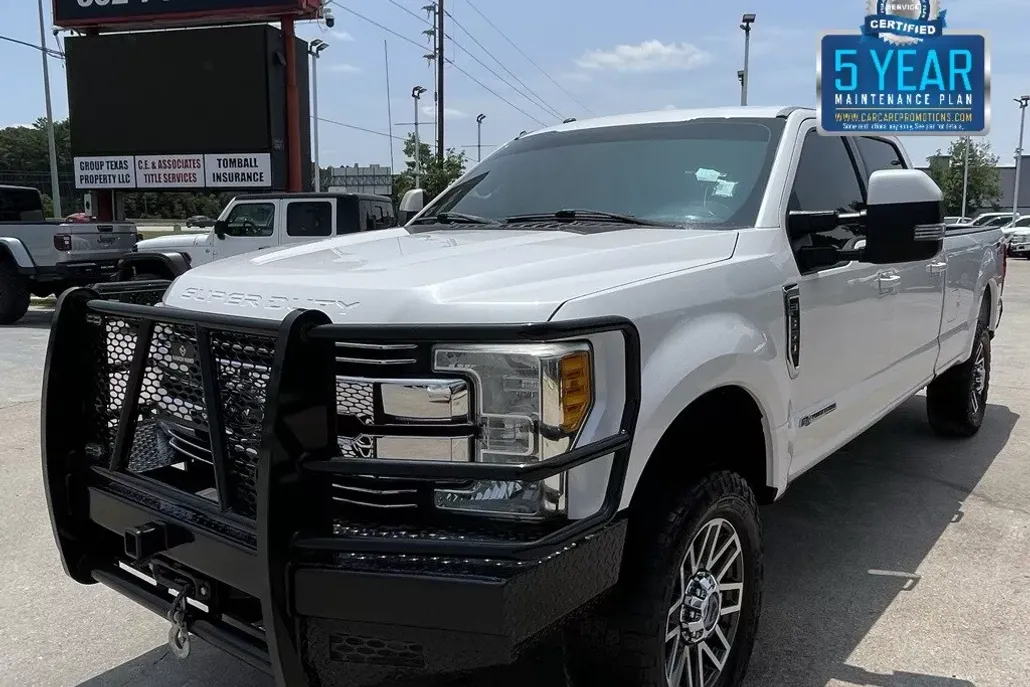2017 Ford F-350 Lariat photo 1