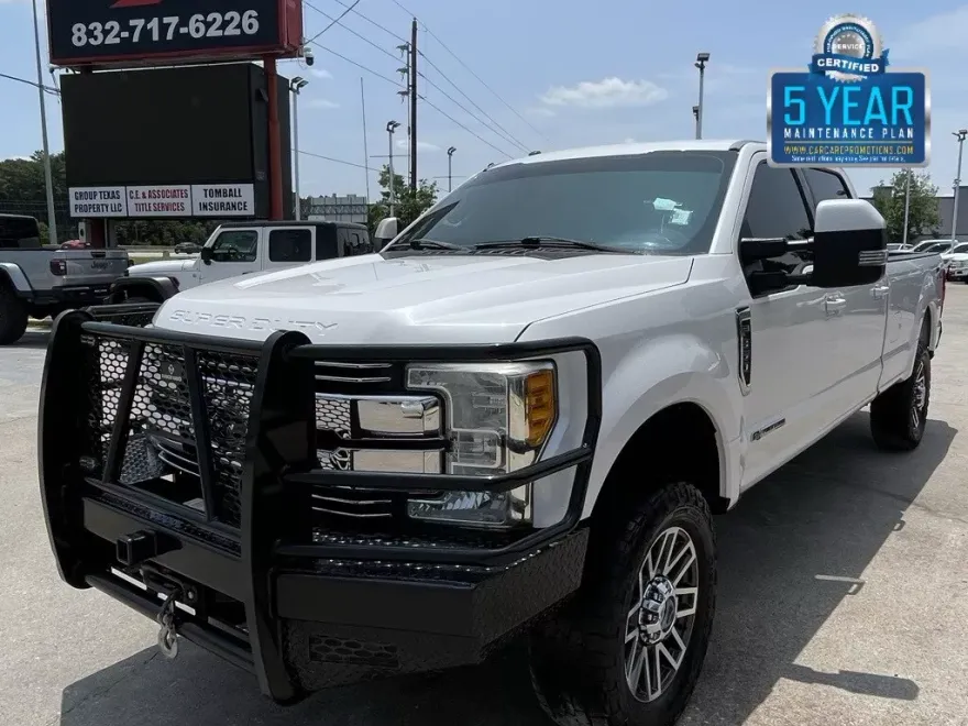 2017 Ford F-350 Lariat photo 1