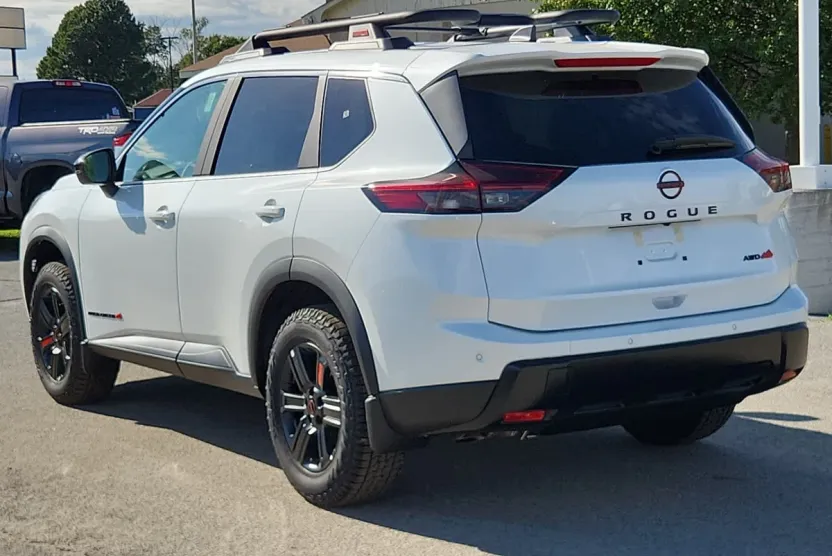 2026 Nissan Rogue SV photo 1