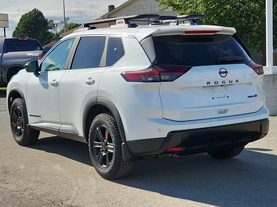 2026 Nissan Rogue SV photo 1