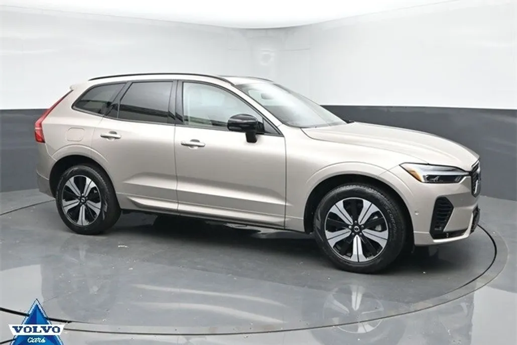 2024 Volvo XC60 Recharge T8 Plus photo 1