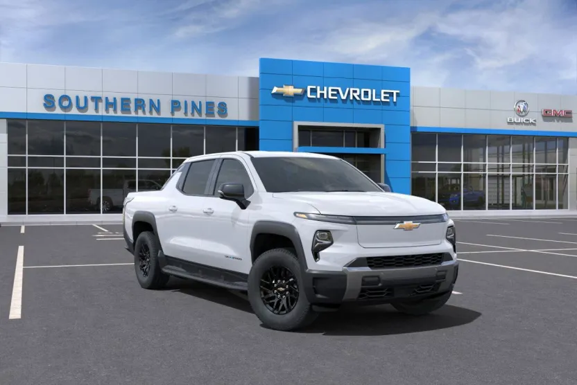 2025 Chevrolet Silverado LT photo 1