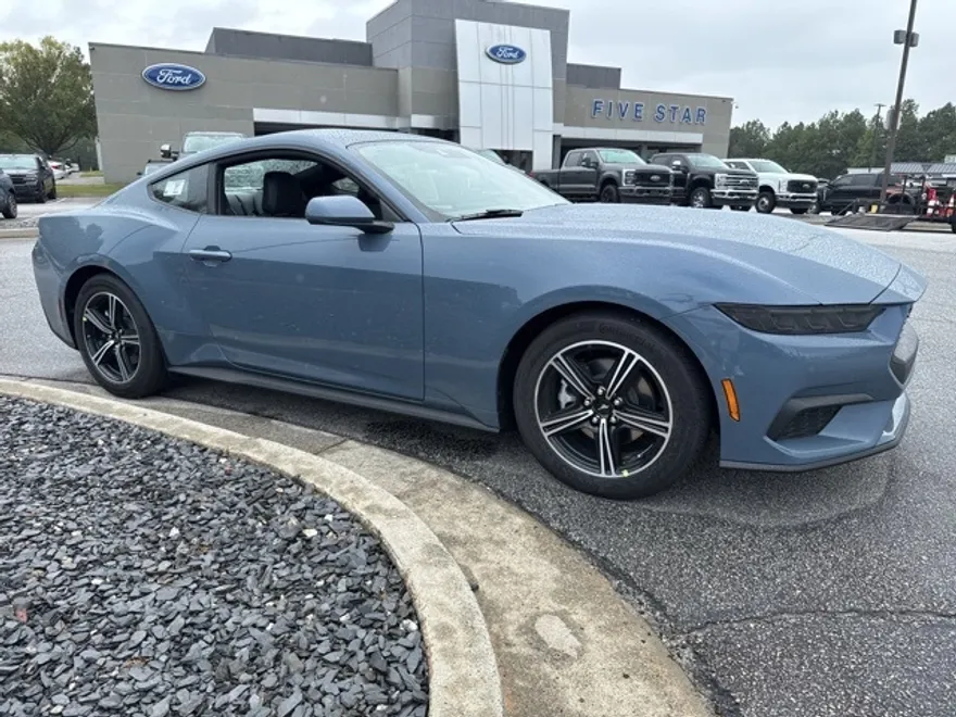 2025 Ford Mustang EcoBoost photo 1