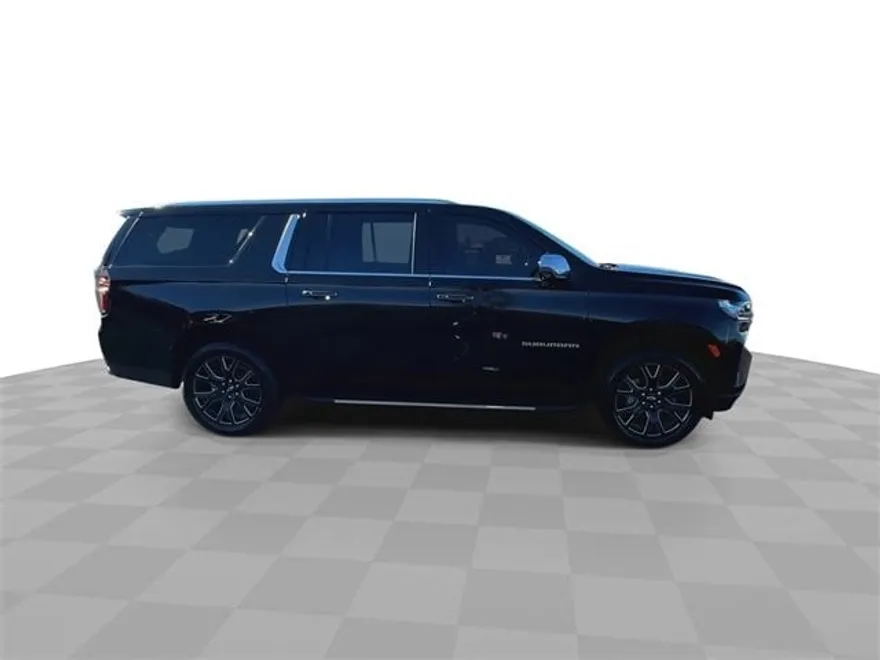 2024 Chevrolet Suburban Premier photo 1