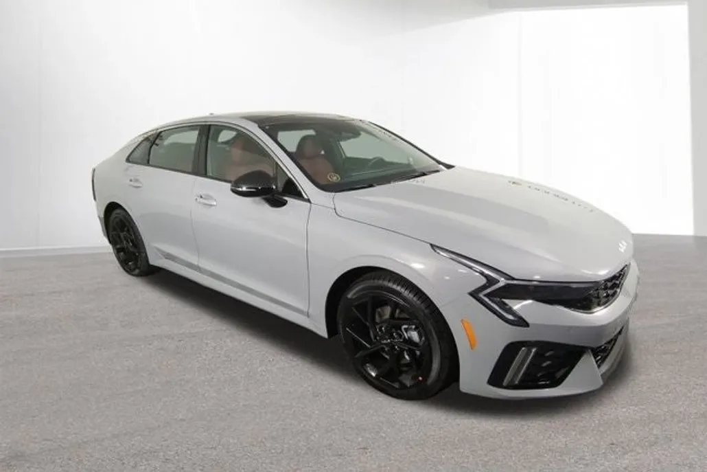 2026 Kia K5 GT-Line photo 1